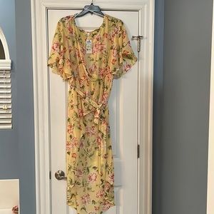 Sheer Floral high-low top